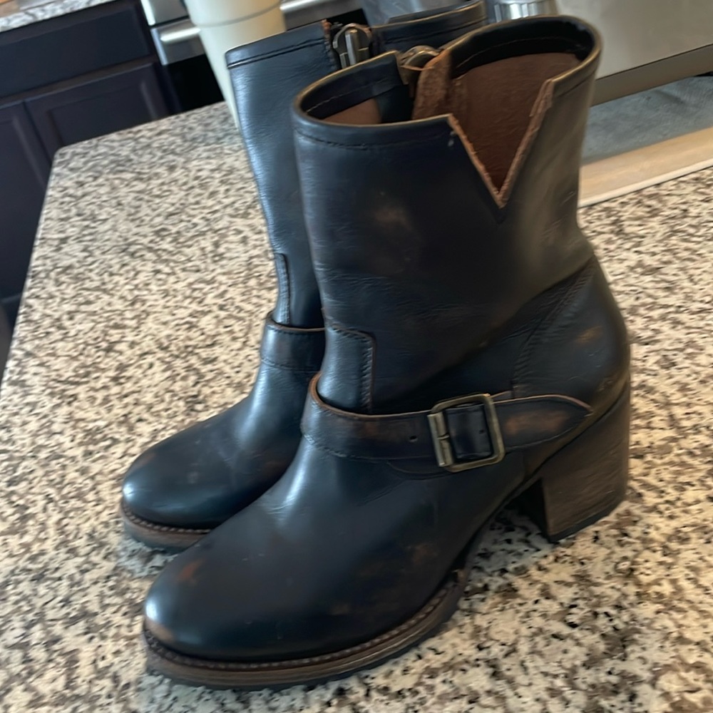 Freebird Carlito size 10 boots. Excellent condition!